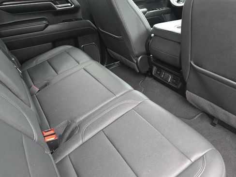 Used 2024 GMC Sierra 1500 SLT image 16