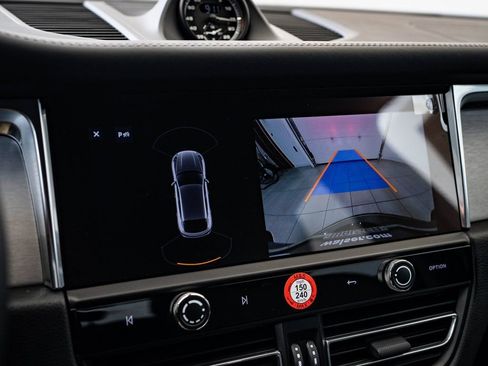 New 2026 Porsche Macan Turbo image 33