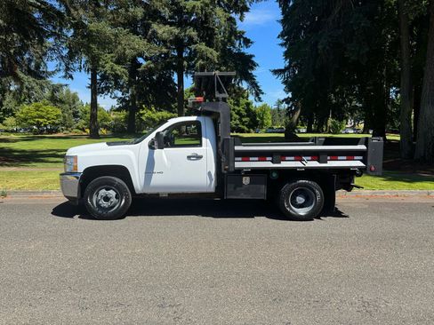 Used 2012 Chevrolet Silverado 3500 W/T RWD image 3