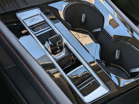 Used 2025 Volkswagen Atlas Peak Edition SE image 24