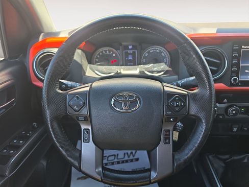 Used 2020 Toyota Tacoma TRD Sport AWD/4WD image 16