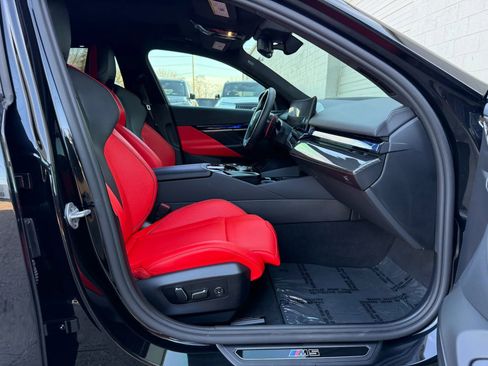 Used 2025 BMW M5 Sedan 4D w/ Executive Package image 88