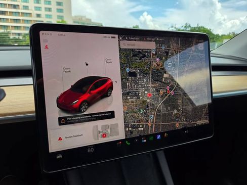 Used 2023 Tesla Model Y Long Range AWD/4WD image 3