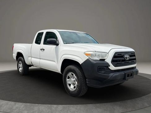 Used 2016 Toyota Tacoma SR RWD image 3
