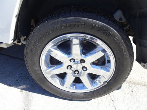 Used 2010 Jeep Liberty Limited w/ Tire & Wheel Group AWD/4WD image 30