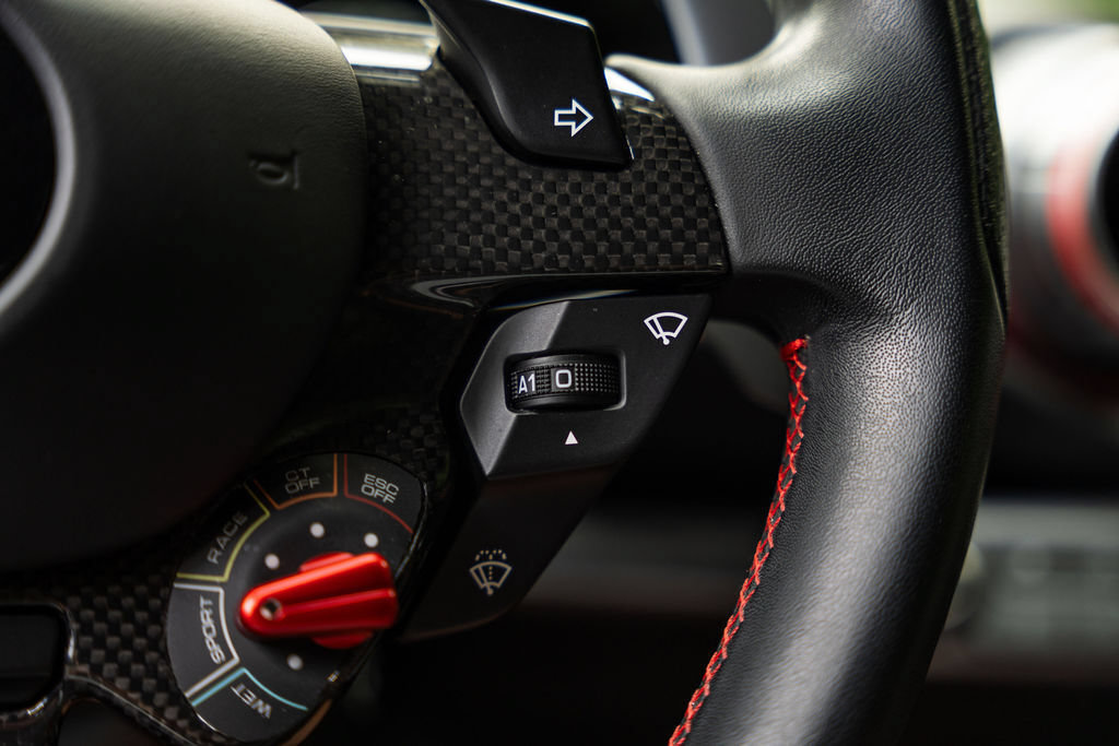 Used 2020 Ferrari 812 Superfast RWD image 38