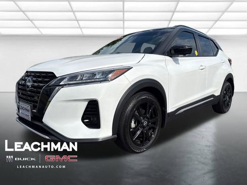 Used 2023 Nissan Kicks SR w/ SR PREMIUM PACKAGE w/ SR Premium Package FWD image 8