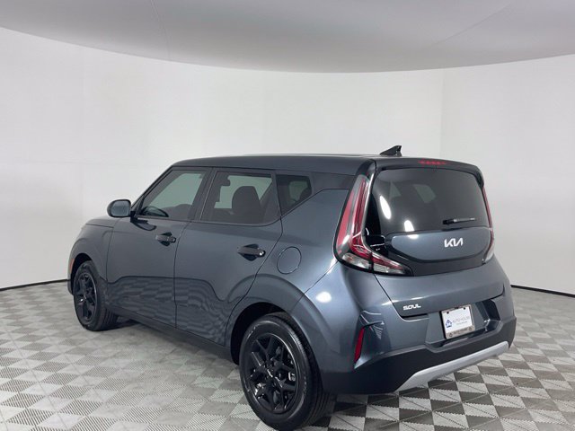 Used 2025 Kia Soul LX w/ LX Technology Package FWD image 7