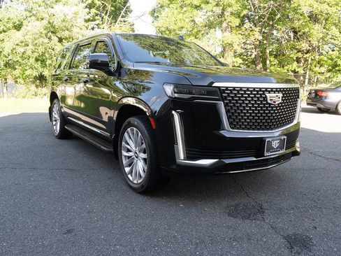 Used 2022 Cadillac Escalade ESV Luxury AWD/4WD image 6