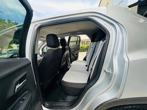 Used 2019 Chevrolet Trax LS w/ Tint and Cruise Package FWD image 15