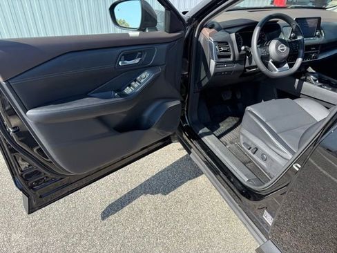 Certified 2023 Nissan Rogue SV w/ SV Premium B Package AWD/4WD image 15