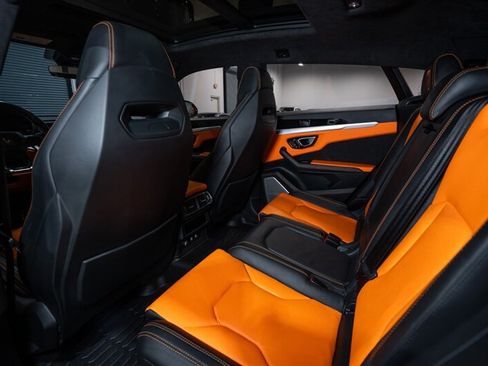 Used 2021 Lamborghini Urus AWD/4WD image 28