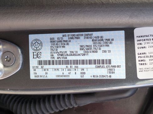 Used 2025 Ford Escape Platinum image 34