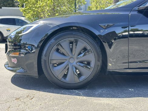 Used 2024 Tesla Model S image 13