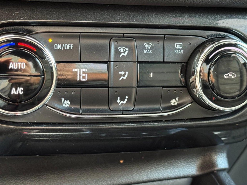 Used 2024 Chevrolet TrailBlazer RS w/ Convenience Package FWD image 23
