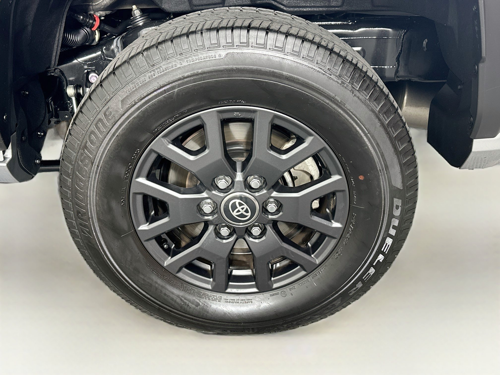 Used 2025 Toyota 4Runner SR5 AWD/4WD image 11