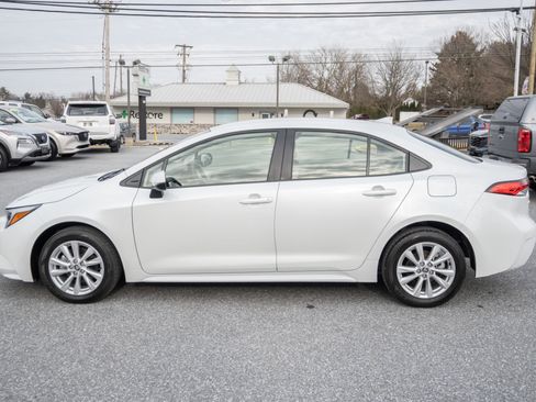 Used 2024 Toyota Corolla LE image 8