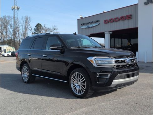 Used 2024 Ford Expedition Limited image 7