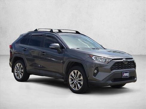 Used 2021 Toyota RAV4 XLE Premium FWD image 3
