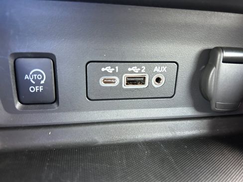 Used 2025 Nissan Sentra SV image 10