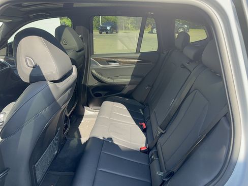 Used 2019 BMW X3 xDrive30i w/ Driving Assistance Package AWD/4WD image 6