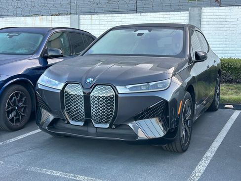 Used 2024 BMW iX xDrive50 w/ Sport Package AWD/4WD image 2
