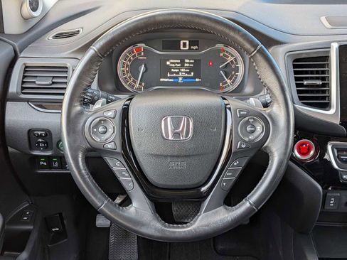 Certified 2017 Honda Pilot Touring image 23