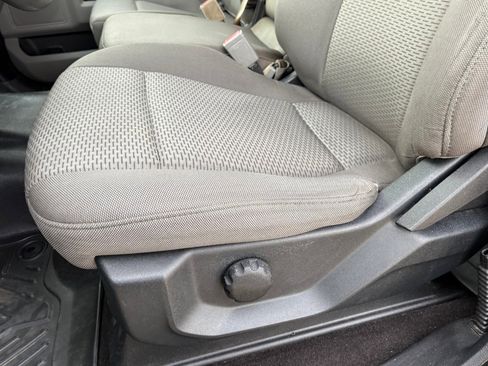 Used 2020 Ford F150 XLT image 31