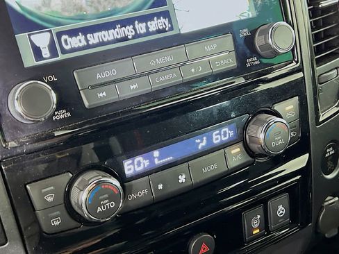 Used 2021 Nissan Titan PRO-4X w/ Pro-4x Convenience Package AWD/4WD image 16