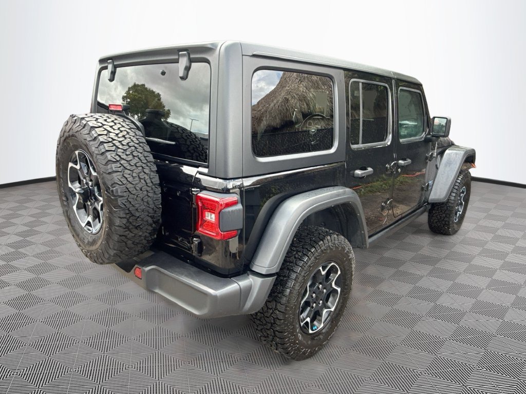 Used 2023 Jeep Wrangler Unlimited Rubicon 4xe w/ Cold Weather Group AWD/4WD image 6