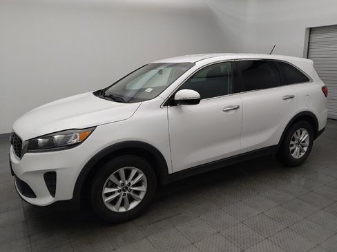 Used 2019 Kia Sorento FWD image 2