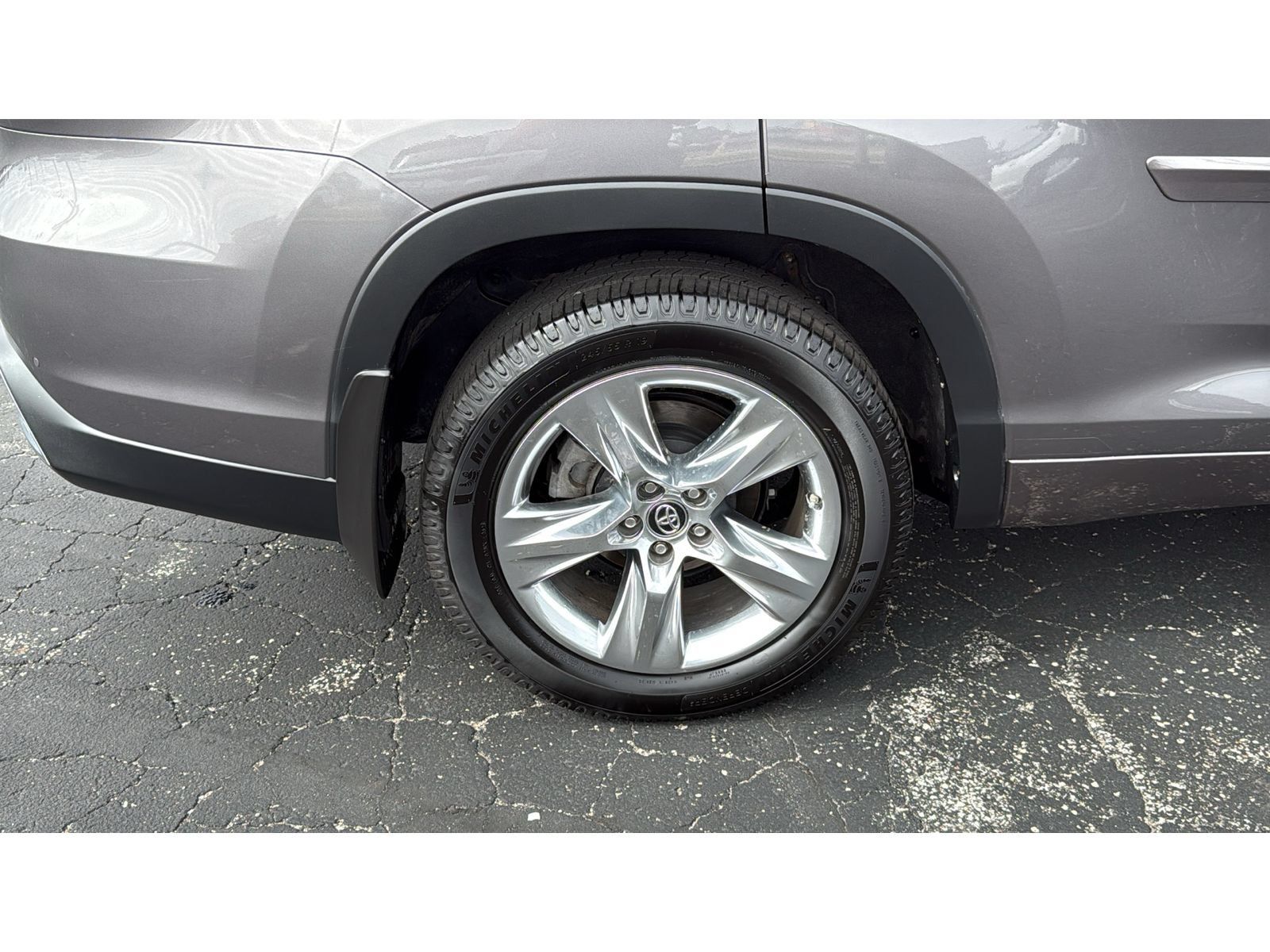 Used 2019 Toyota Highlander Limited AWD/4WD image 14