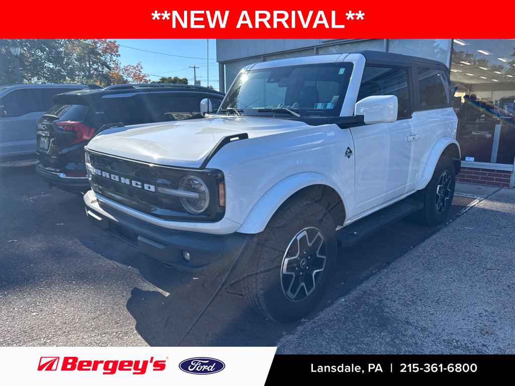 Used 2023 Ford Bronco Outer Banks AWD/4WD image 1
