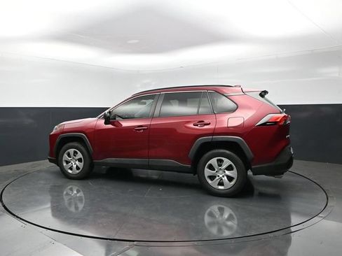 Used 2021 Toyota RAV4 LE FWD image 2