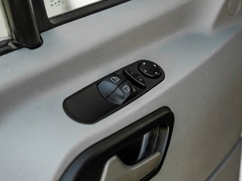 Used 2013 Mercedes-Benz Sprinter 3500 image 27