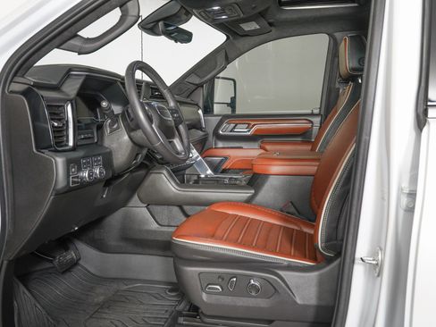 Used 2024 GMC Sierra 2500 Denali Ultimate image 16