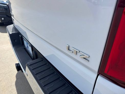 Used 2024 Chevrolet Silverado 1500 LTZ AWD/4WD image 6