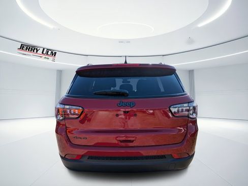 New 2026 Jeep Compass Latitude w/ Sun and Sound Group image 34