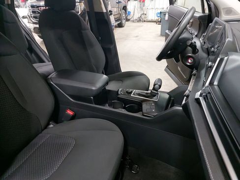 Used 2025 Kia Sportage LX image 10