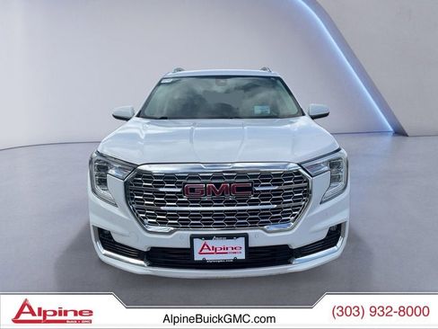 Used 2024 GMC Terrain Denali image 8