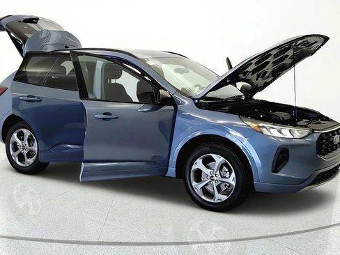 Used 2024 Ford Escape ST-Line w/ Tech Pack #1 AWD/4WD image 7