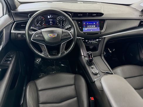 Used 2025 Cadillac XT5 Premium Luxury image 17