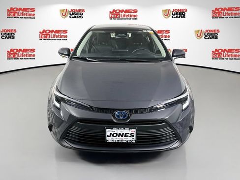 Certified 2025 Toyota Corolla LE FWD image 10