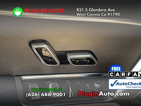 Used 2025 Land Rover Range Rover SV image 27