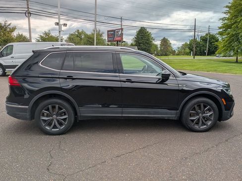 Used 2022 Volkswagen Tiguan SE AWD/4WD image 4