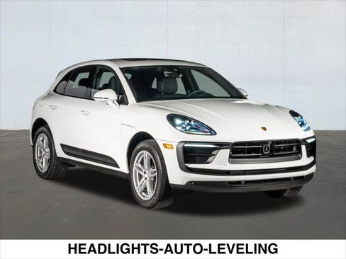 Used 2025 Porsche Macan AWD/4WD image 7