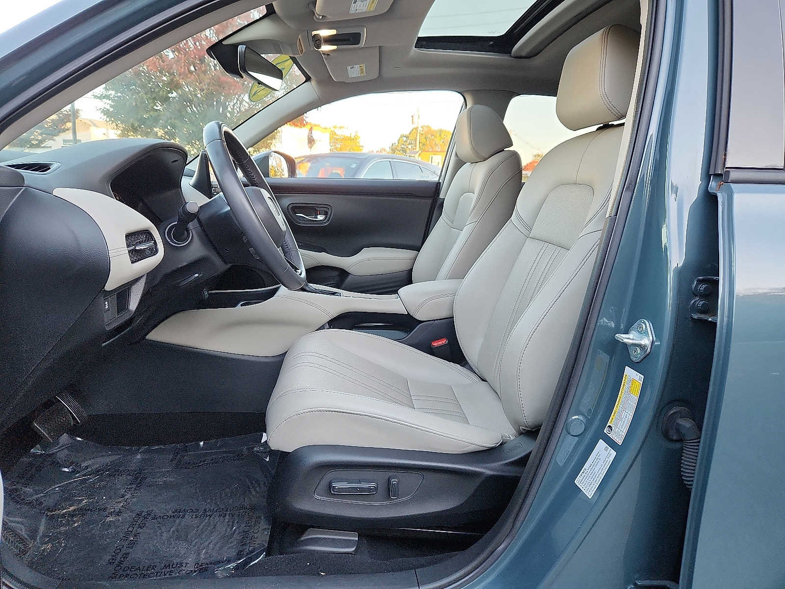 Used 2024 Honda HR-V EX-L image 13