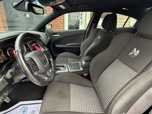 Used 2019 Dodge Charger Scat Pack image 9