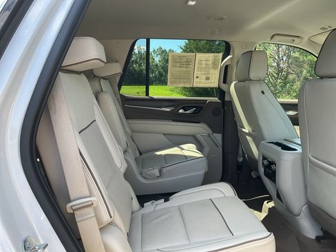 Used 2024 GMC Yukon Denali AWD/4WD image 11