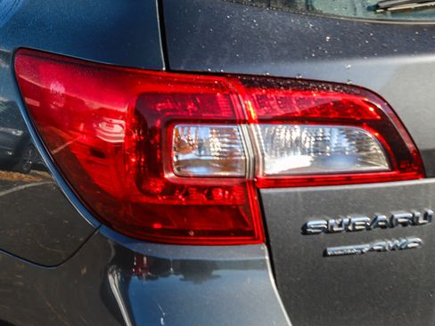 Used 2019 Subaru Outback 2.5i image 7